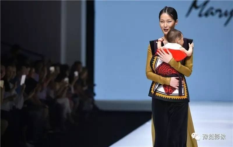 中原国际时装周开幕，时尚风暴席卷郑州